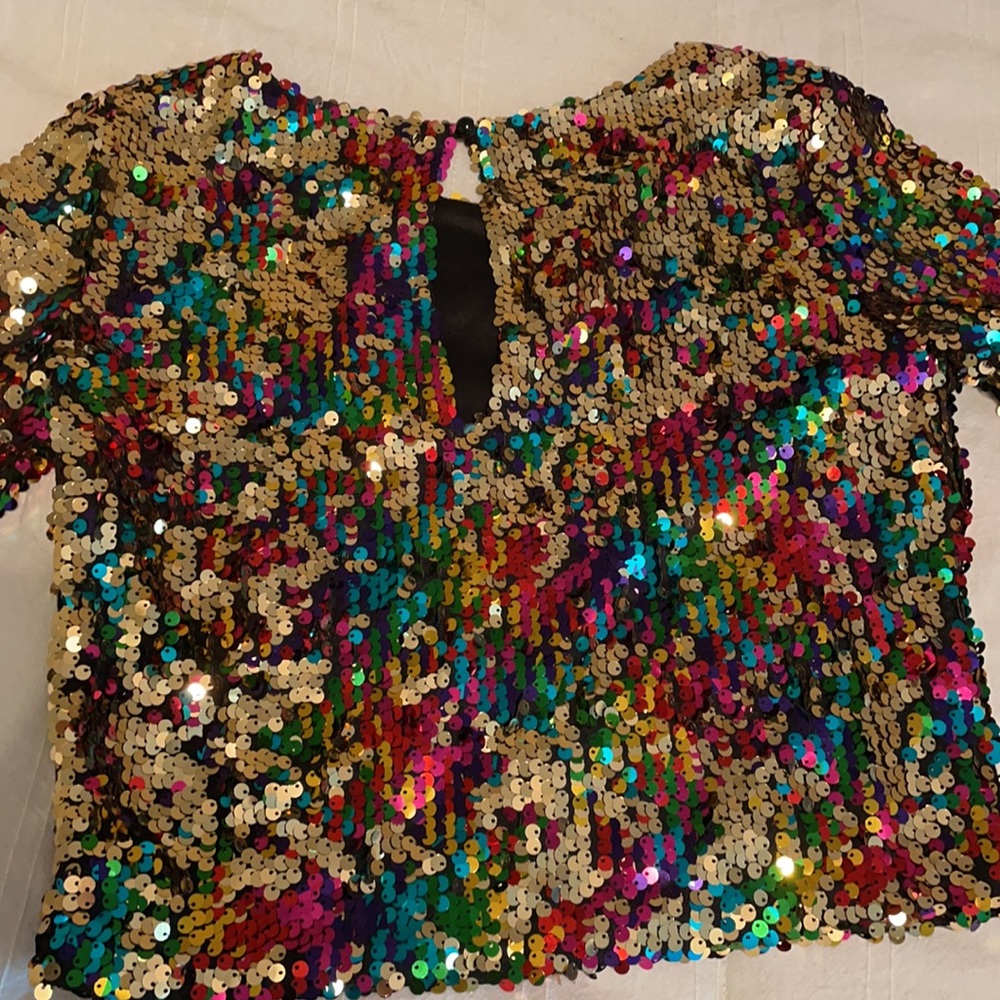 Multi color sequence top. - Picture 4 of 5